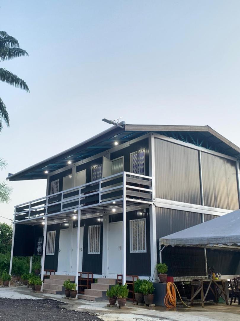 Farhani Cabin Stay Kampong Batu Lima Exterior photo